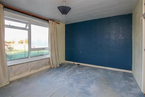 2 bedroom apartment for sale, Limes Court, Sawyers Hall Lane, Brentwood