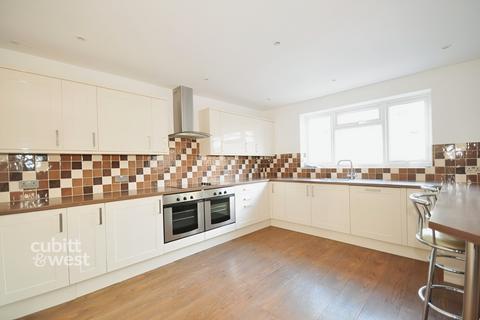 3 bedroom detached bungalow to rent, Downs Valley Road Brighton BN2