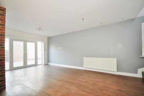 3 bedroom detached bungalow to rent, Downs Valley Road Brighton BN2