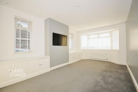 3 bedroom detached bungalow to rent, Downs Valley Road Brighton BN2