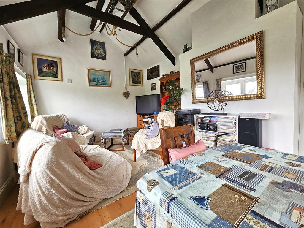 Annexe Living + Dining.jpg