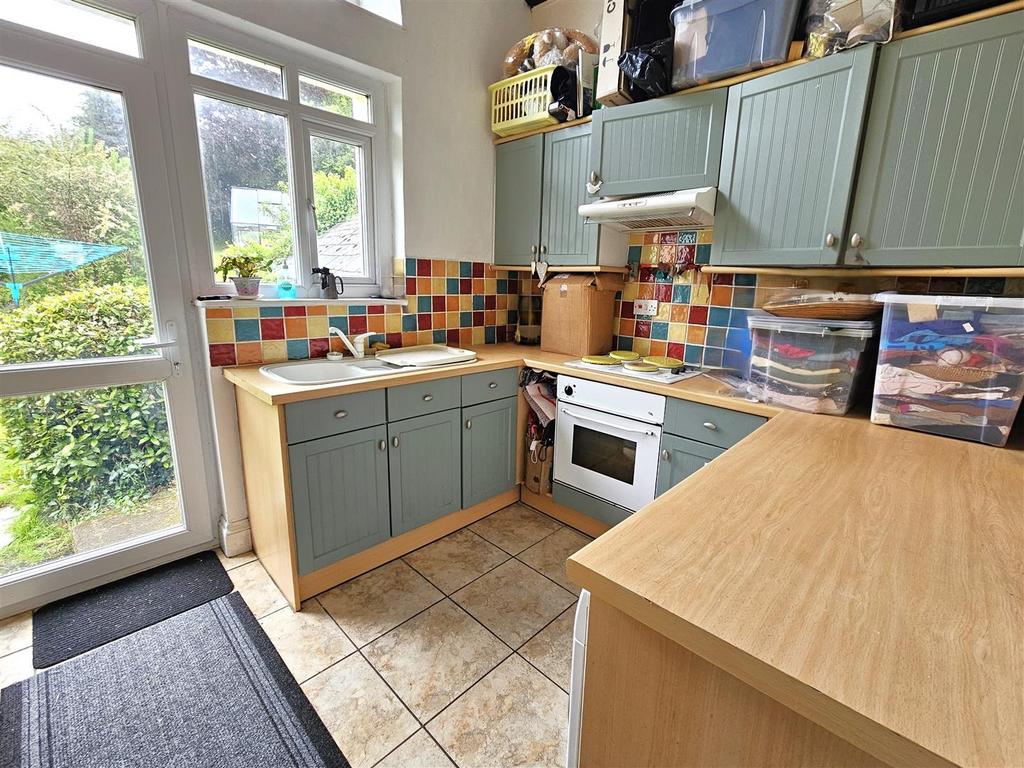 Annexe Kitchen 1.jpg