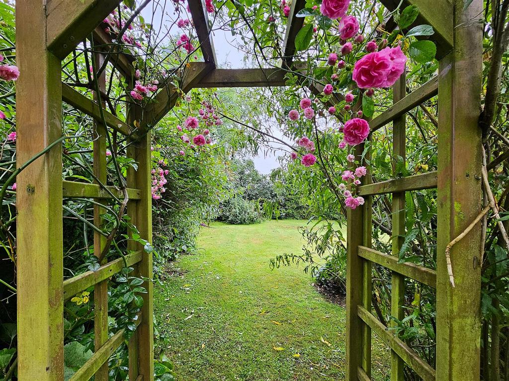 Trelace Arch.jpg