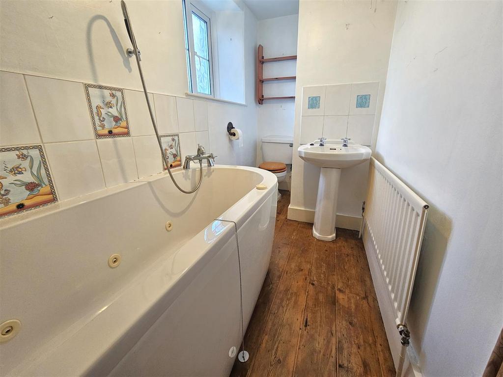Bathroom.jpg