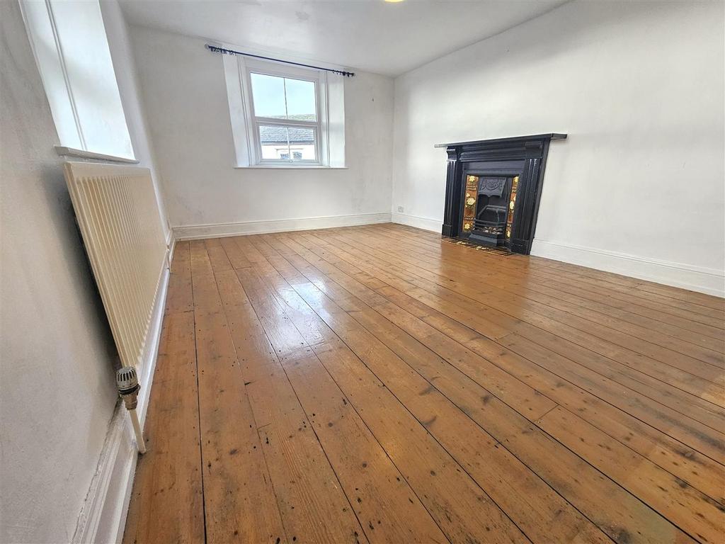 Bedroom 1.jpg