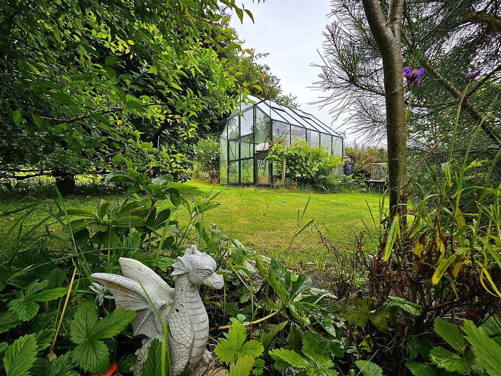Green house 2.jpg