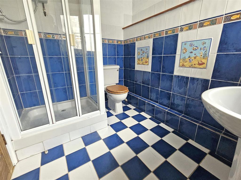Annexe Bathroom.jpg