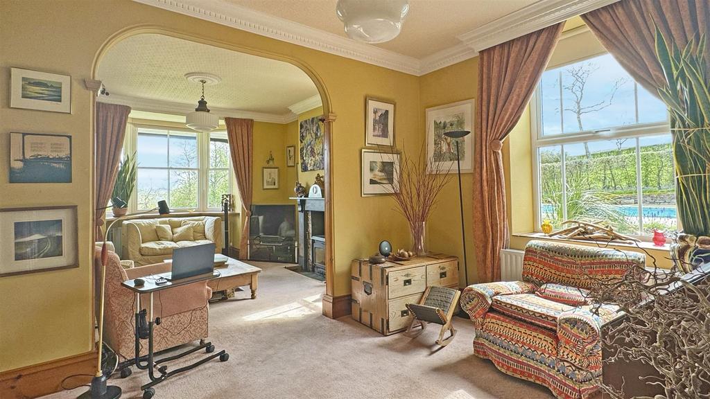 Lounge 6.jpg
