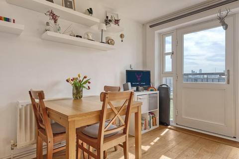 2 bedroom flat for sale, Reeves Road, Bow