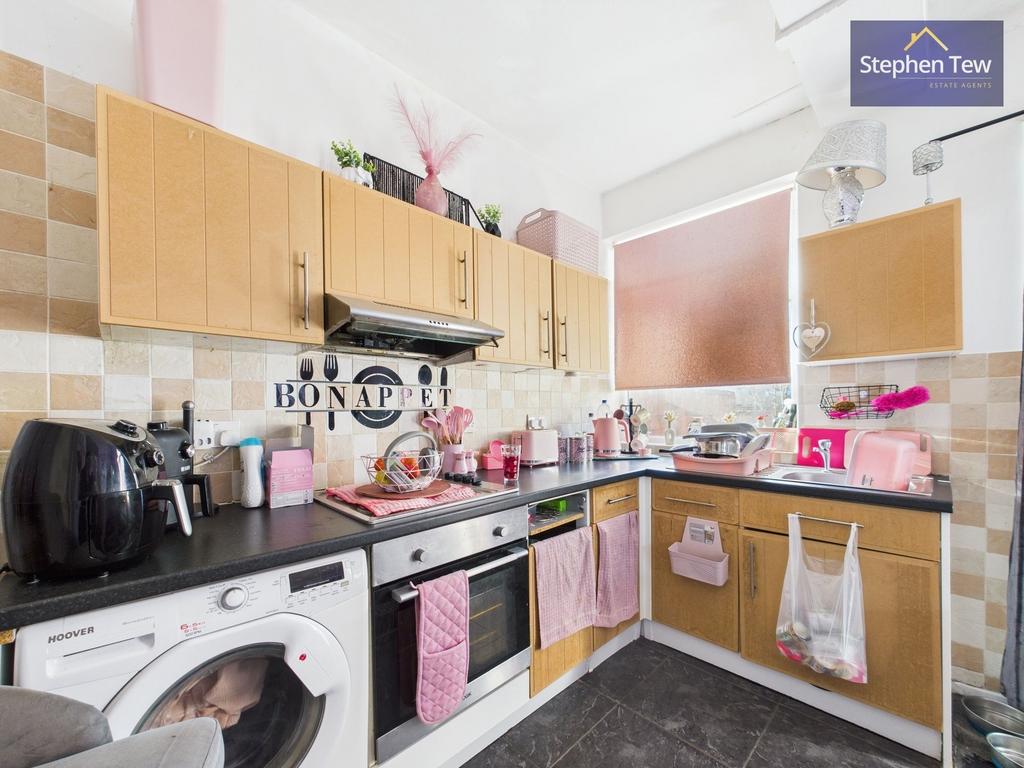 Kitchen/ Dining Room