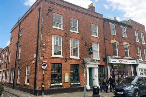 2 bedroom apartment to rent, East Street, Chichester