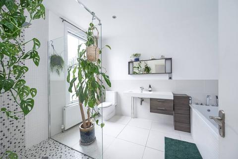 4 bedroom terraced house for sale, Alderney Road, Stepney, London, E1