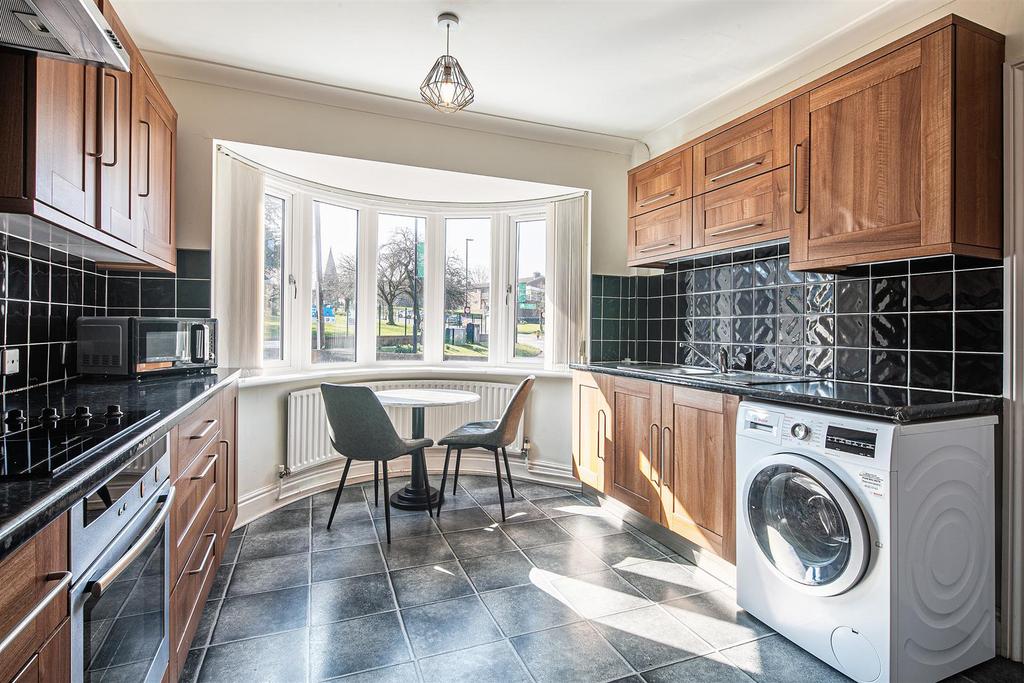 Dining kitchen