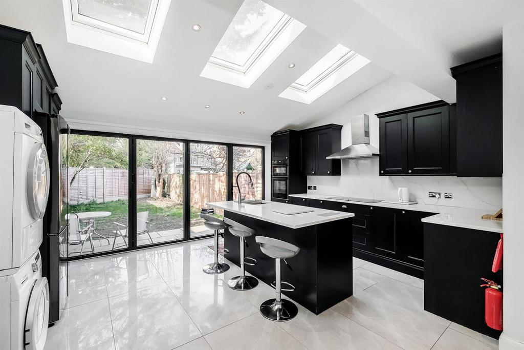 1 Empress Avenue-10 web.jpg