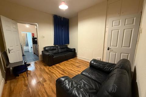 4 bedroom terraced house to rent, Humber Avenue, Coventry CV3