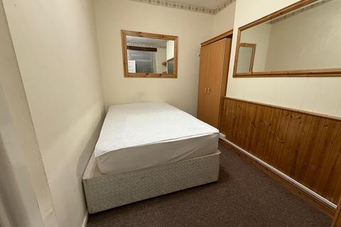 4 bedroom terraced house to rent, Humber Avenue, Coventry CV3