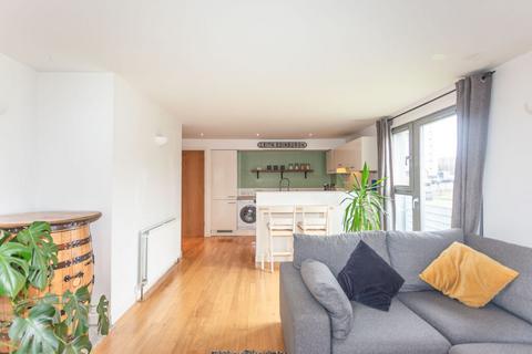 Flat 6, 2 Sheriff Brae, Edinburgh, EH6 6EQ