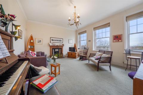 3 bedroom flat for sale, Chartfield Avenue, SW15