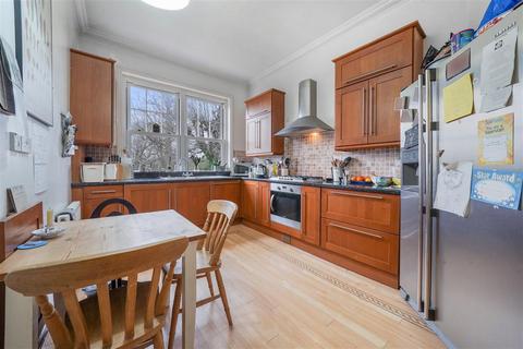 3 bedroom flat for sale, Chartfield Avenue, SW15