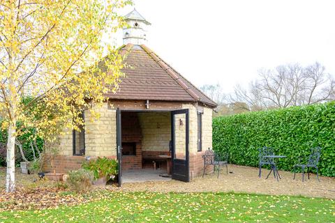 Westleaze Stables Mill Lane, Swindon, SN1 7HG