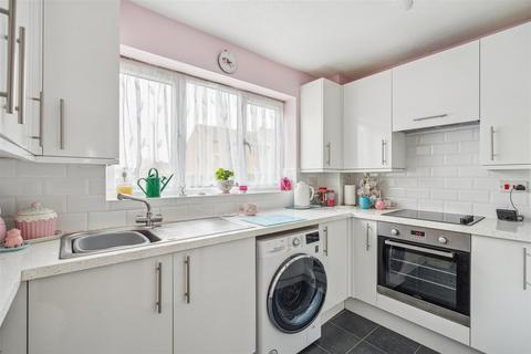 9 Birinus Close, High Wycombe, HP12 3LZ
