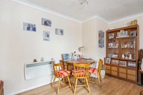 9 Birinus Close, High Wycombe, HP12 3LZ