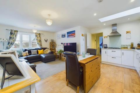 2 bedroom coach house to rent, Newton Avenue, Aylesbury HP18
