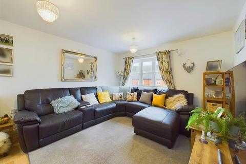 2 bedroom coach house to rent, Newton Avenue, Aylesbury HP18