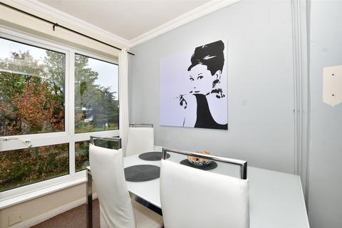 2 bedroom flat for sale, Upton Dene, Sutton SM2