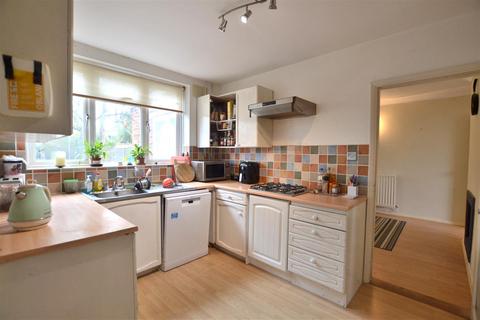 32 Corringway, Church Crookham, Fleet, GU52 6AW