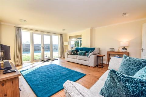 4 bedroom detached house for sale, Priors Lane, Blackwater GU17