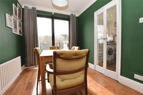 2 The Vale, Leeds, LS6 2BJ
