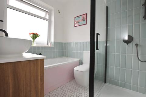 2 The Vale, Leeds, LS6 2BJ