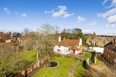 4 bedroom terraced house to rent, High Street, Guildford GU5