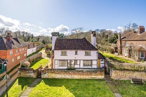 4 bedroom terraced house to rent, High Street, Guildford GU5