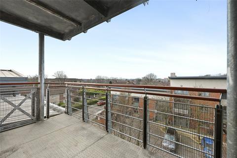 1 bedroom apartment for sale, Fraser Court, Heathstan Road, London, W12