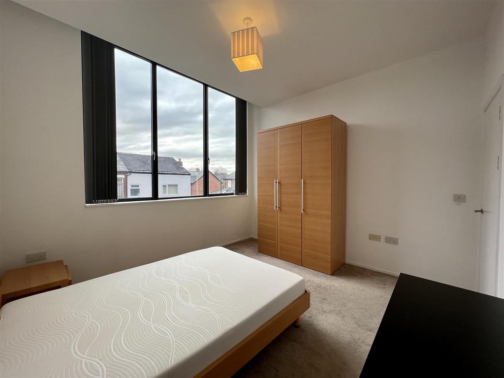 Bedroom Aspect 2