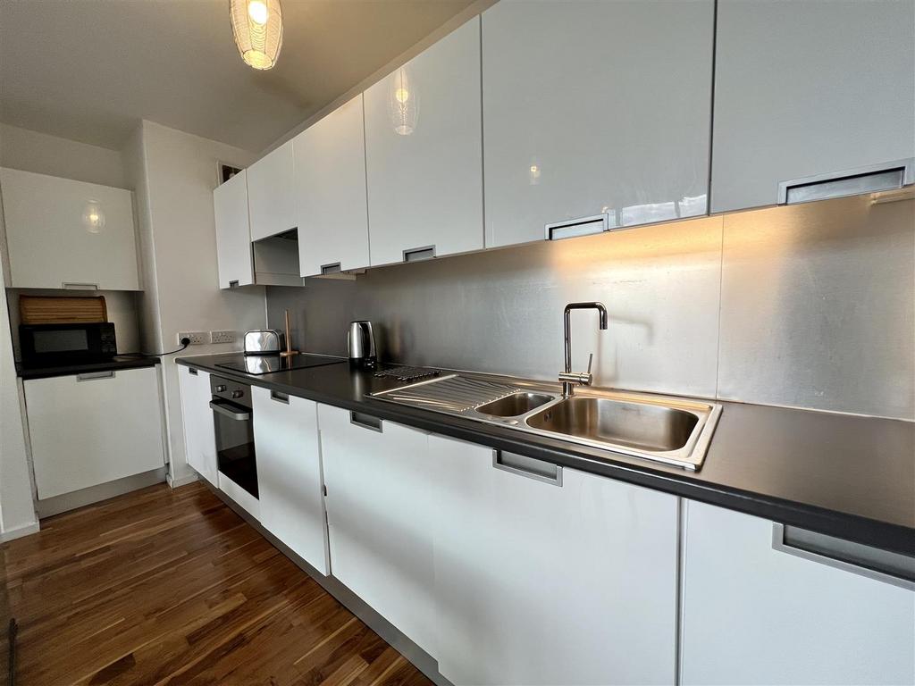 Kitchen Area 2
