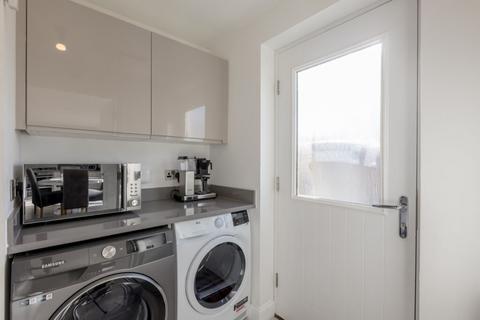 12 Sandercombe Drive, South Queensferry, EH30 9AF