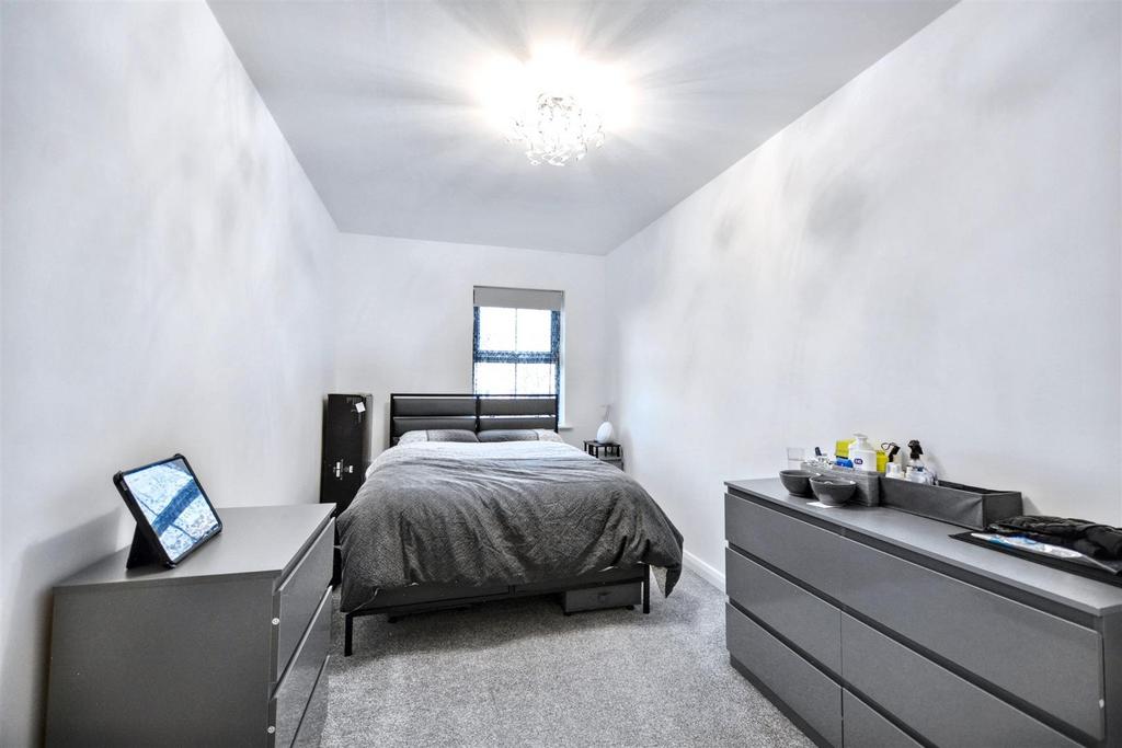 Bedroom 1 1.jpeg