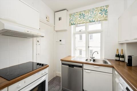 2 bedroom flat for sale, Chesterfield House, Chesterfield Gardens, London, W1J