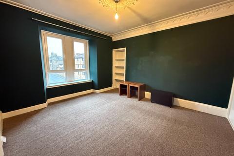 2 bedroom flat to rent, Hilltown, Hilltown, Dundee, DD3
