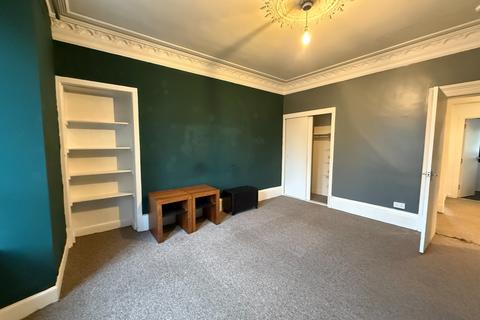2 bedroom flat to rent, Hilltown, Hilltown, Dundee, DD3