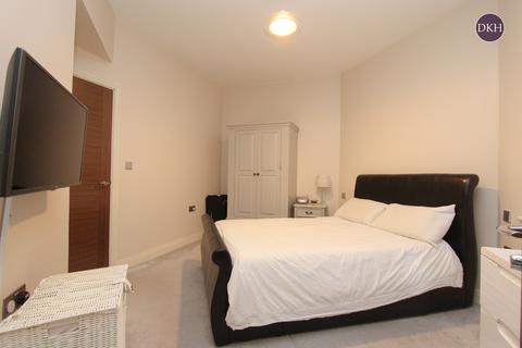 1 bedroom apartment for sale, High Street, Bushey WD23