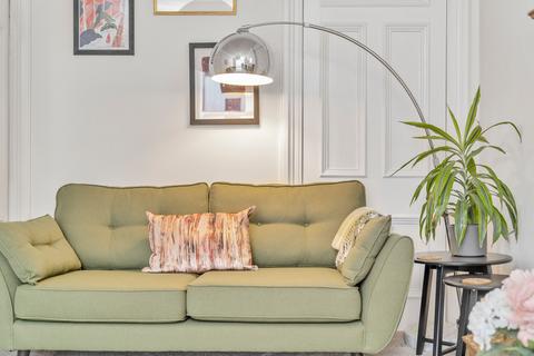 Flat 4, 41 Mcdonald Road, Edinburgh, EH7 4LY