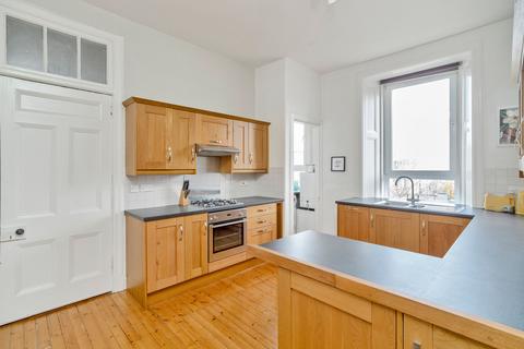 Flat 4, 41 Mcdonald Road, Edinburgh, EH7 4LY