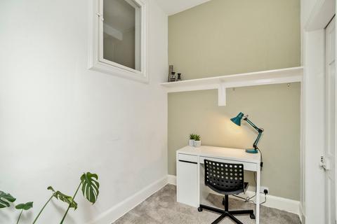 Flat 4, 41 Mcdonald Road, Edinburgh, EH7 4LY