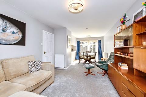 106 Northfield Drive, Edinburgh, EH8 7RF