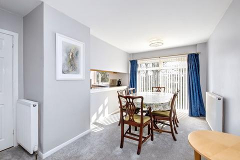 106 Northfield Drive, Edinburgh, EH8 7RF