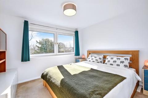 106 Northfield Drive, Edinburgh, EH8 7RF